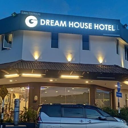 Dream House Hotel Skudai Exterior photo