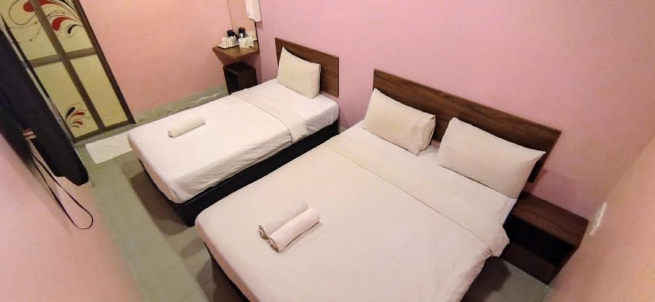 Dream House Hotel Skudai Exterior photo