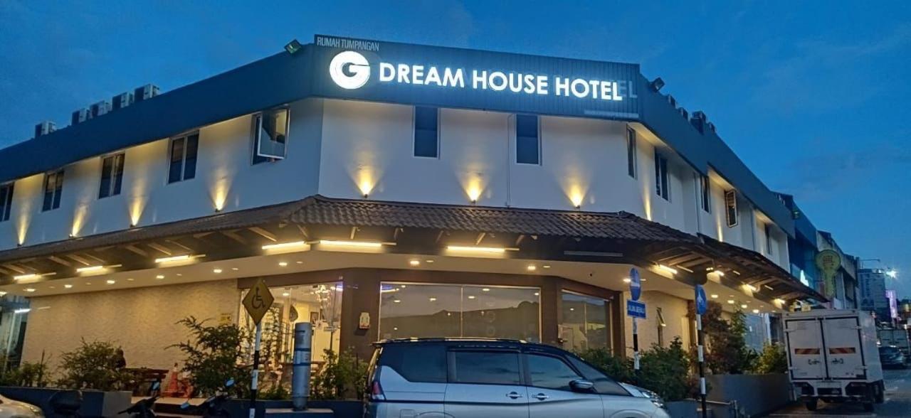 Dream House Hotel Skudai Exterior photo